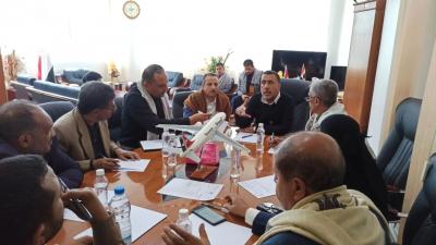 المؤتمر نت - عُقد بوزارة النقل والأشغال العامة اليوم اجتماع، برئاسة نائب الوزير يحيى السياني، للوقوف أمام الحادثة المؤلمة التي تعرضت لها حافلة نقل جماعي