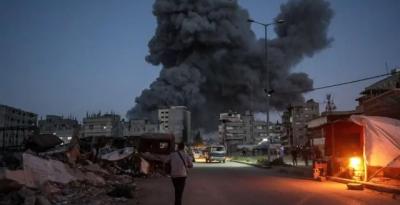 المؤتمر نت - استشهد أكثر من 25 فلسطينياً وأصيب آخرون، مساء الثلاثاء، جراء سلسلة غارات إسرائيلية استهدفت عدة مناطق في قطاع غزة