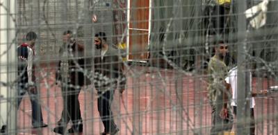 المؤتمر نت - قال مكتب إعلام الأسرى إن سلطات الاحتلال الإسرائيلي تواصل احتجاز 32 أسيراً من قطاع غزة رغم انتهاء محكومياتهم القانونية