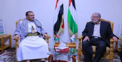 المؤتمر نت - زار القائم بأعمال وزير الاقتصاد والصناعة والاستثمار سام البشيري، مكتب حركة المقاومة الإسلامية "حماس" في صنعاء، والتقى ممثل الحركة في اليمن معاذ أبوشمالة