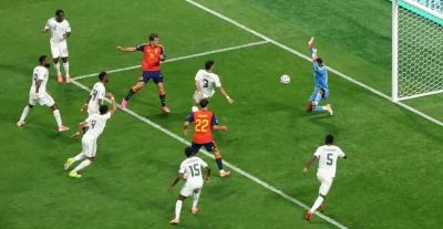 المؤتمر نت - ألحق منتخب إسبانيا بنظيره السعودي هزيمة مذلة باكتساحه 4-0، اليوم الأحد، في الجولة الثانية من دور المجموعات في كأس العالم 2026